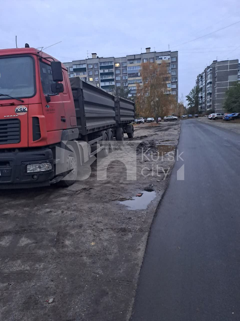В Курске жители улицы Крюкова остались без тротуара