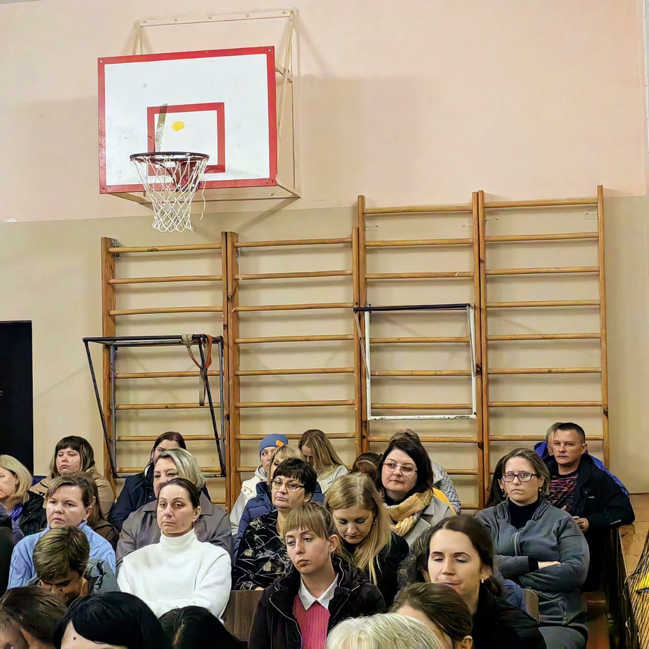 Юрий Астахов: Вчера посетил общешкольное родительское собрание в Пригородненской школе, где ключевой темой стала безопасность наших детей Юрий Астахов: Вчера посетил общешкольное родительское собрание в Пригородненской школе, где ключевой темой стала безопасность наших детей
