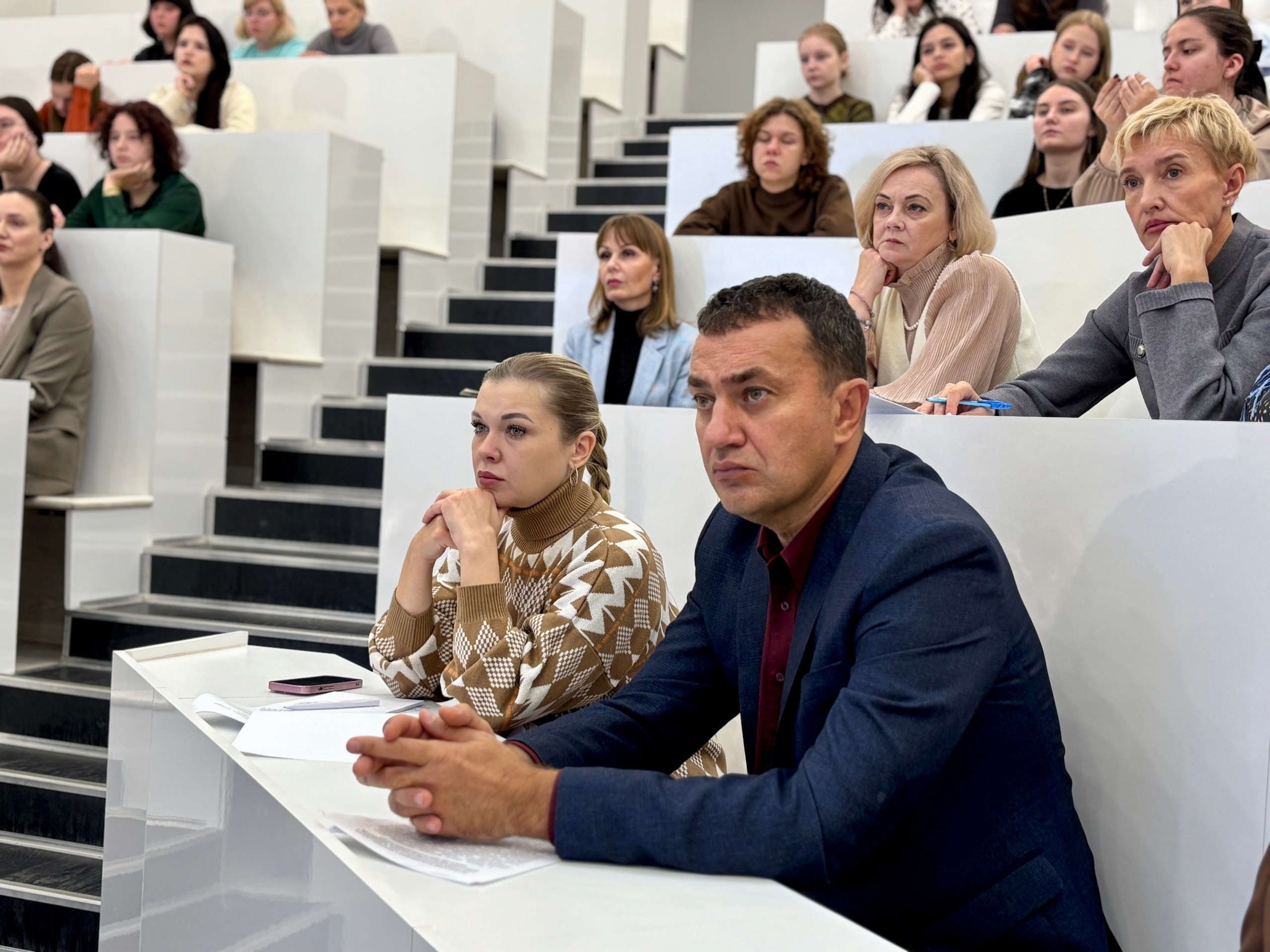 Министр социального обеспечения, материнства и детства Курской области Татьяна Сукновалова приняла участие в междисциплинарной конференции: «Вопросы обеспечения детей-инвалидов и инвалидов с детства техническими средствами... Министр социального обеспечения, материнства и детства Курской области Татьяна Сукновалова приняла участие в междисциплинарной конференции: «Вопросы обеспечения детей-инвалидов и инвалидов с детства техническими средствами...