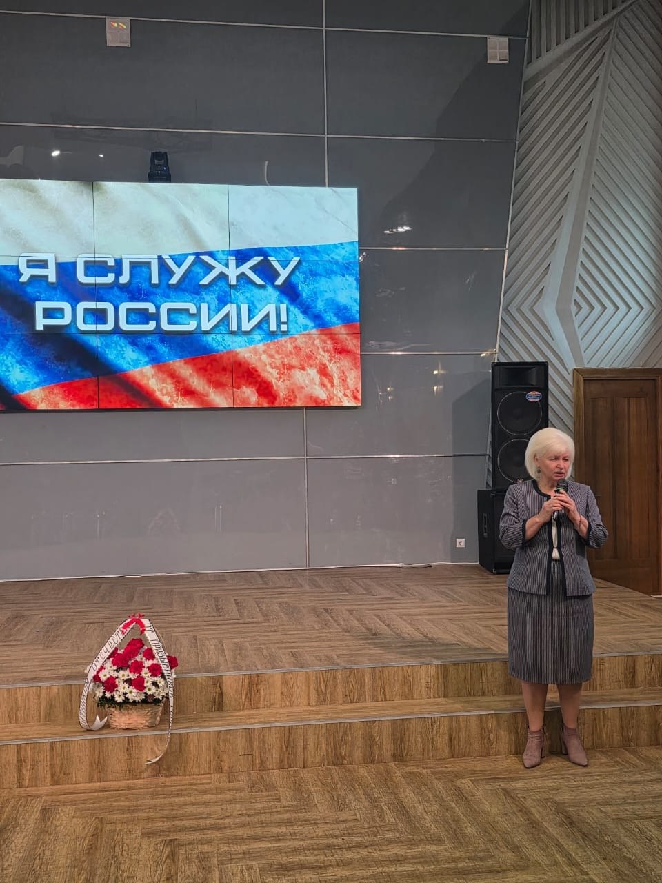 Во Дворце горняков, по сложившейся традиции, состоялись торжественные проводы железногорских призывников в ряды Российской армии Во Дворце горняков, по сложившейся традиции, состоялись торжественные проводы железногорских призывников в ряды Российской армии