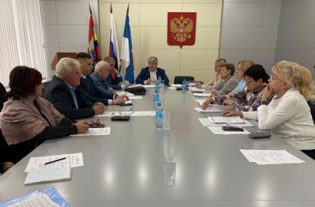 Александр Михайлов: Провел очередное заседание рабочей группы по здравоохранению в городе Железногорске