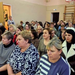 Юрий Астахов: Вчера посетил общешкольное родительское собрание в Пригородненской школе, где ключевой темой стала безопасность наших детей