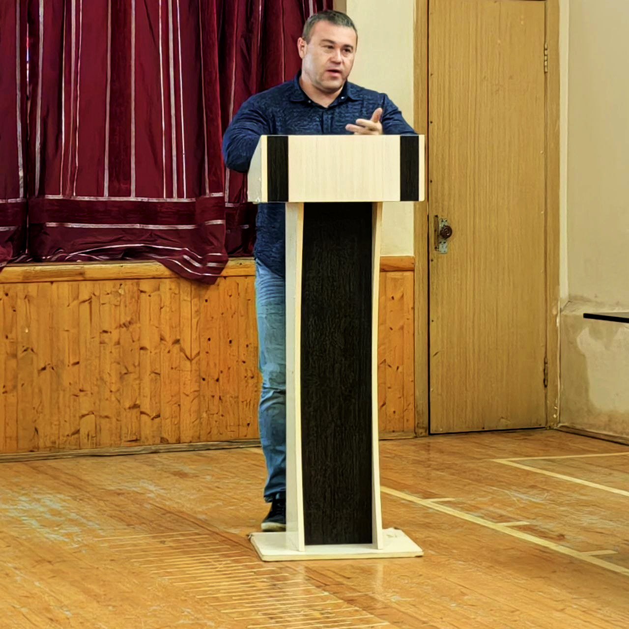 Юрий Астахов: Вчера посетил общешкольное родительское собрание в Пригородненской школе, где ключевой темой стала безопасность наших детей Юрий Астахов: Вчера посетил общешкольное родительское собрание в Пригородненской школе, где ключевой темой стала безопасность наших детей