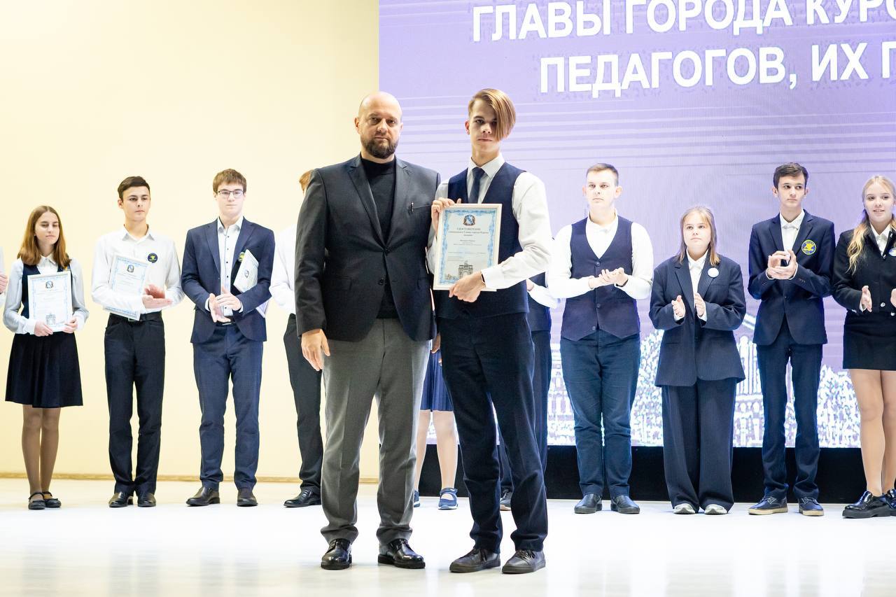 Юным и талантливым – стипендия главы! Юным и талантливым – стипендия главы!