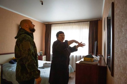 В Курске решают проблему с протекающей крышей в доме на Кавказской
