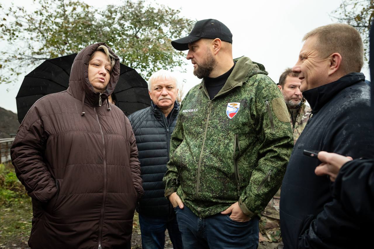 Евгений Маслов: Сегодня вместе с губернатором Александром Хинштейном осмотрел ход работ по расчистке реки Тускарь Евгений Маслов: Сегодня вместе с губернатором Александром Хинштейном осмотрел ход работ по расчистке реки Тускарь