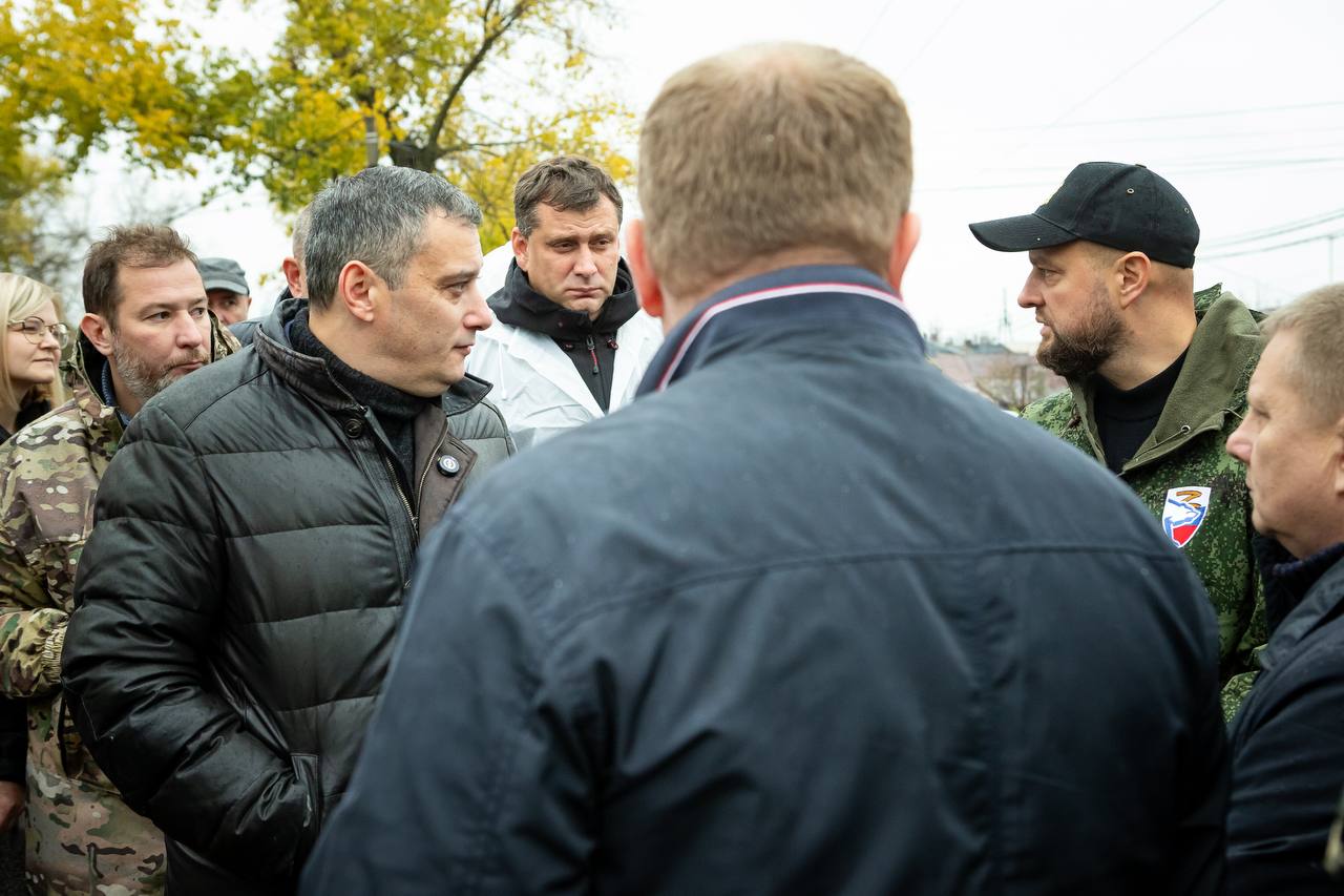 Евгений Маслов: Сегодня вместе с губернатором Александром Хинштейном осмотрел ход работ по расчистке реки Тускарь Евгений Маслов: Сегодня вместе с губернатором Александром Хинштейном осмотрел ход работ по расчистке реки Тускарь