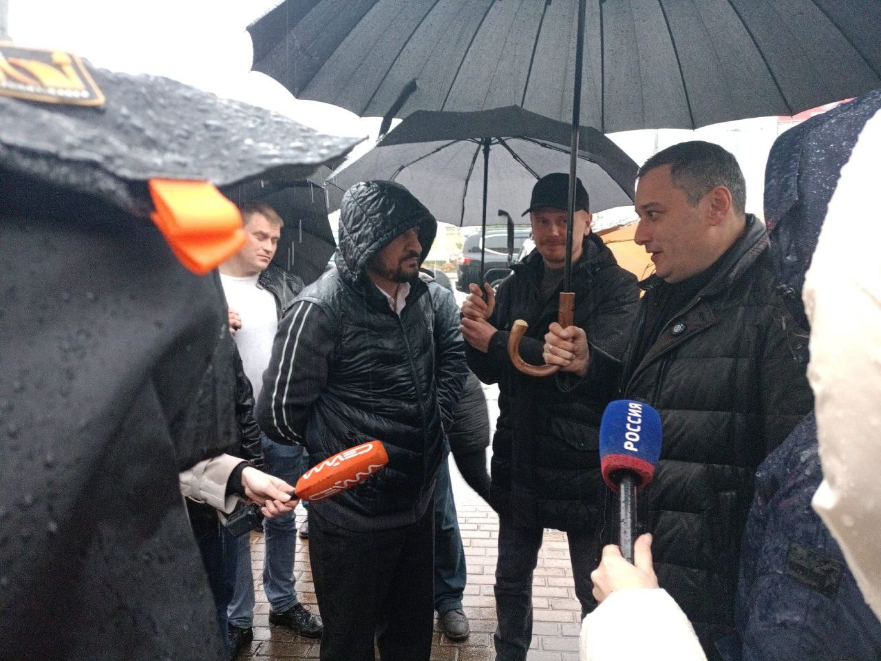 В Курске сносят незаконную пристройку к дому начала ХХ века В Курске сносят незаконную пристройку к дому начала ХХ века
