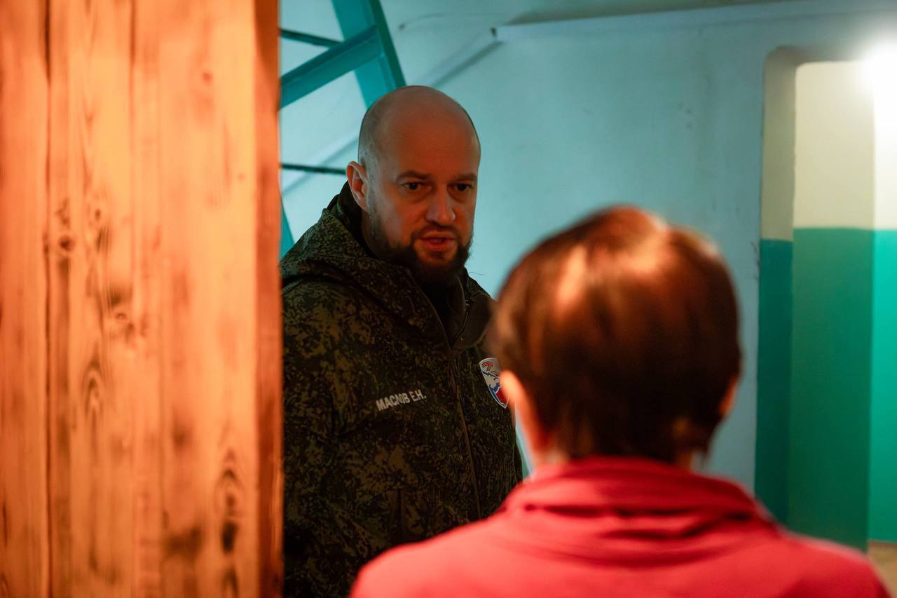 В Курске решают проблему с протекающей крышей в доме на Кавказской В Курске решают проблему с протекающей крышей в доме на Кавказской