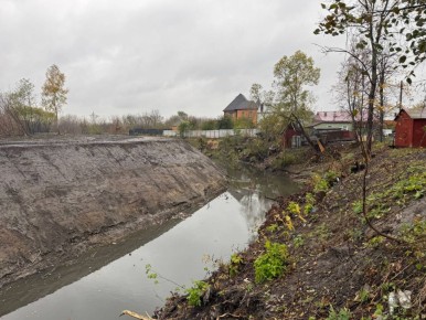 Губернатор Александр Хинштейн и глава города Евгений Маслов контролируют расчистку реки Тускарь и благоустройство территорий