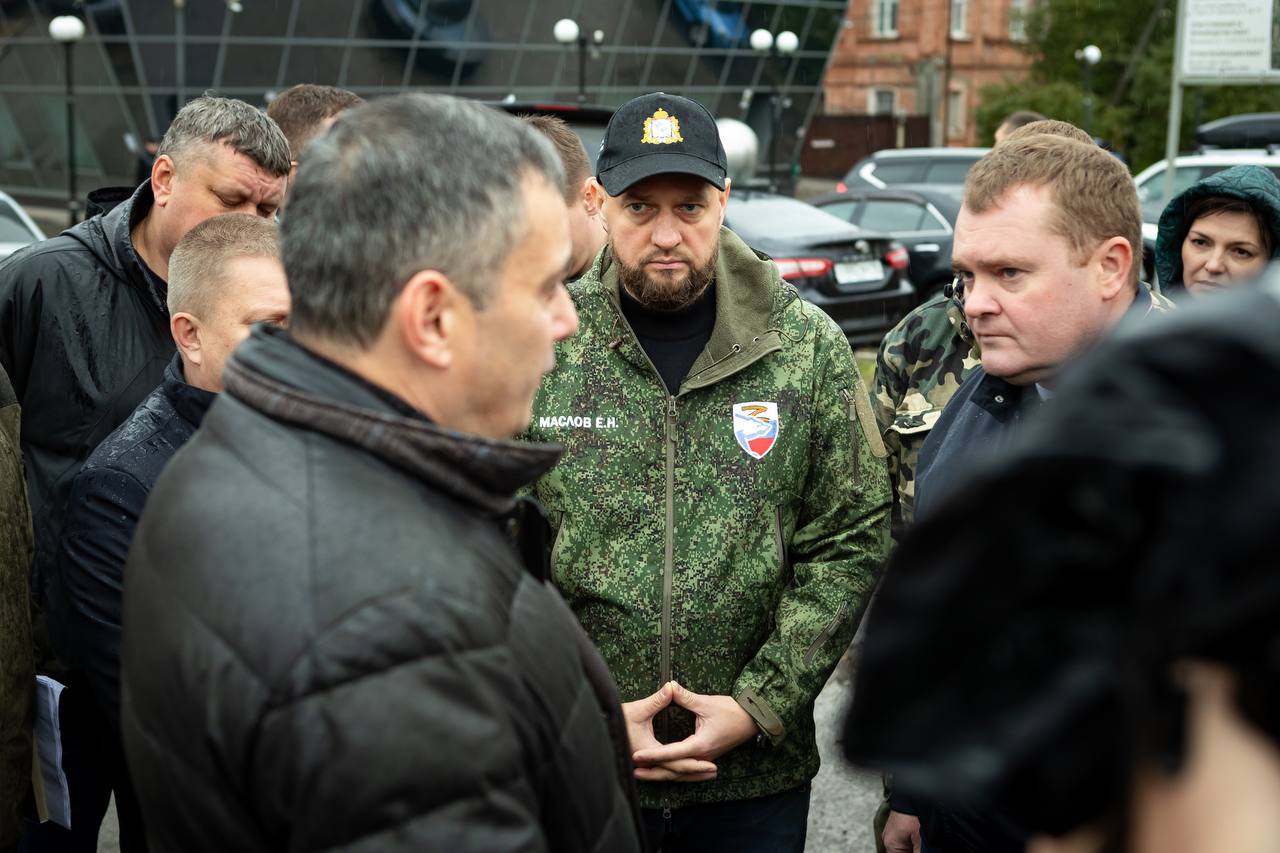 Евгений Маслов: Сегодня вместе с губернатором Александром Хинштейном осмотрел ход работ по расчистке реки Тускарь Евгений Маслов: Сегодня вместе с губернатором Александром Хинштейном осмотрел ход работ по расчистке реки Тускарь