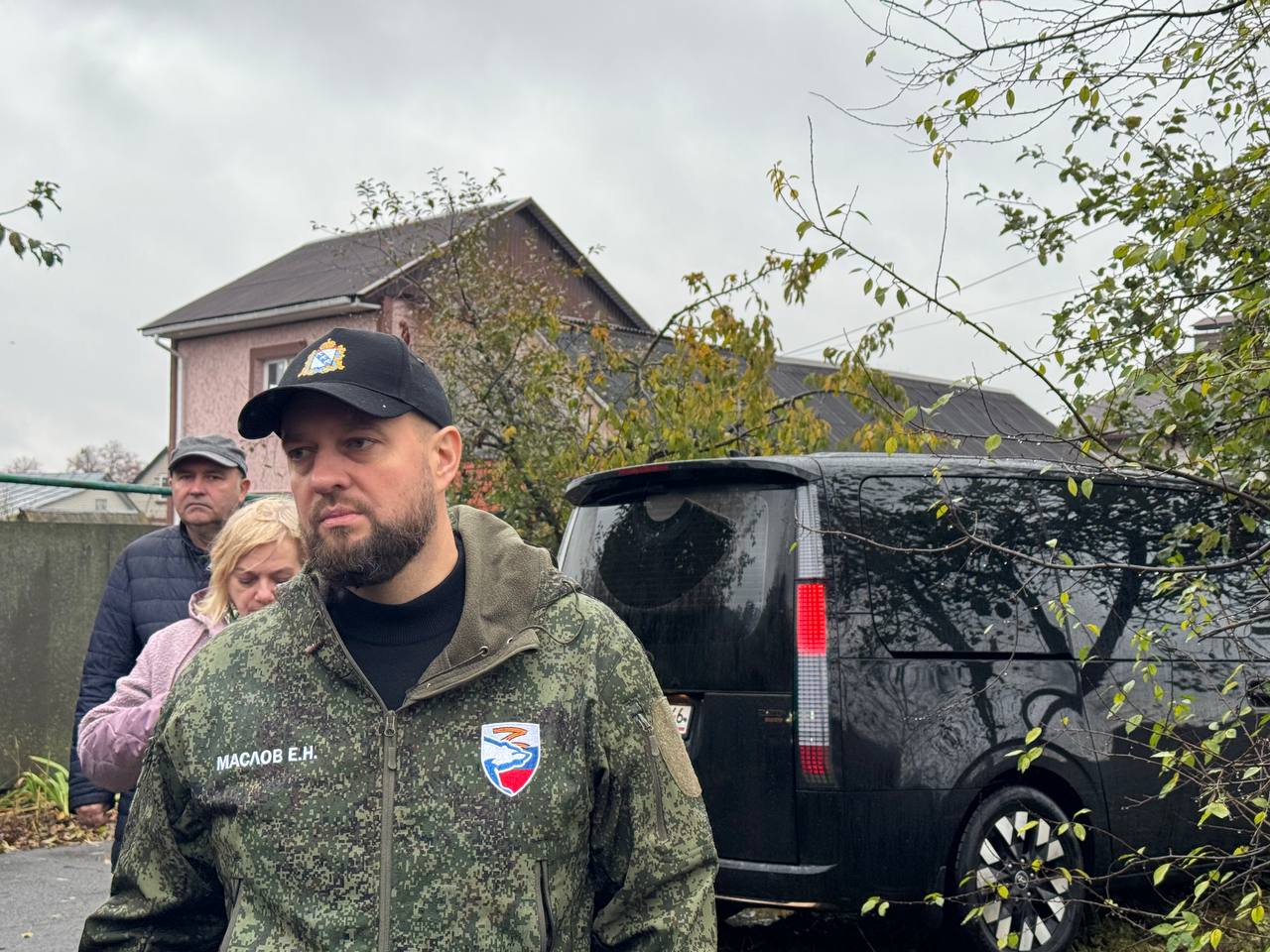 Губернатор Александр Хинштейн и глава города Евгений Маслов контролируют расчистку реки Тускарь и благоустройство территорий Губернатор Александр Хинштейн и глава города Евгений Маслов контролируют расчистку реки Тускарь и благоустройство территорий