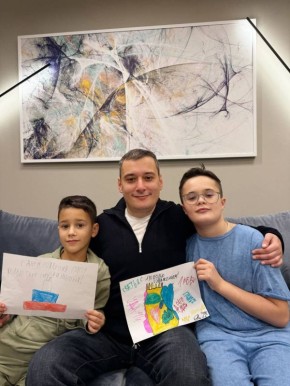 Александр Хинштейн поблагодарил всех за поздравления с днём рождения