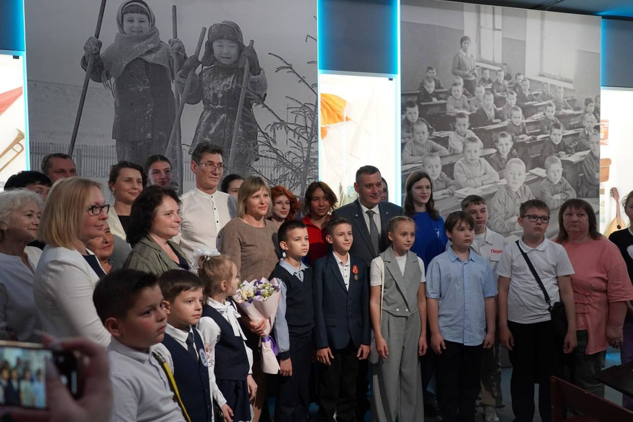Министерство образования и науки Курской области с радостью присоединяется к поздравлениям в честь Дня рождения Губернатора Курской области Александра Евсеевича Хинштейна! Министерство образования и науки Курской области с радостью присоединяется к поздравлениям в честь Дня рождения Губернатора Курской области Александра Евсеевича Хинштейна!