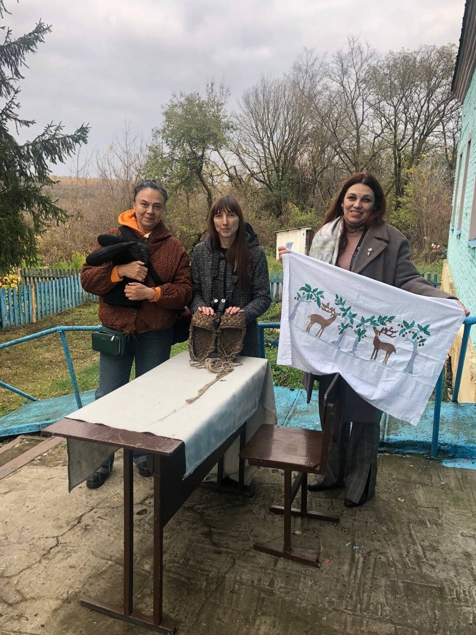 Сотрудники Курского областного Дома народного творчества совершили фольклорно-этнографическую экспедицию в село Дерюгино Дмитриевского района Сотрудники Курского областного Дома народного творчества совершили фольклорно-этнографическую экспедицию в село Дерюгино Дмитриевского района