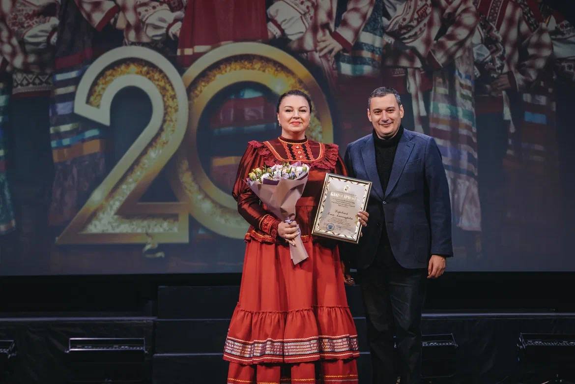 Александр Хинштейн: 20 лет они прославляют народный фольклор и погружают людей по всему миру в бездонный мир искусства Александр Хинштейн: 20 лет они прославляют народный фольклор и погружают людей по всему миру в бездонный мир искусства