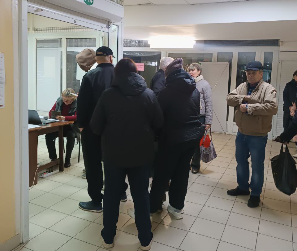 Пункт выдачи гуманитарной помощи в здании Центрального рынка продолжает свою работу Пункт выдачи гуманитарной помощи в здании Центрального рынка продолжает свою работу