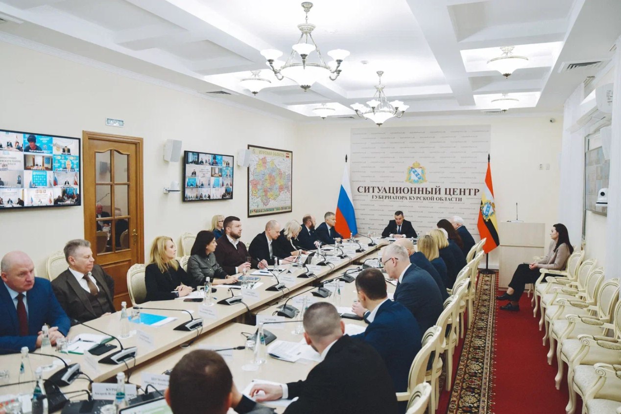 Сегодня состоялось заседание Правительства Курской области под руководством губернатора Курской области Александра Евсеевича Хинштейна