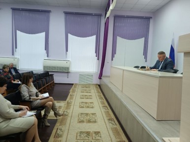 Олег Быковский: Сегодня, 27 октября 2025 года, состоялась еженедельная планерка для начальников подразделений администрации и руководителей подведомственных учреждений Октябрьского района