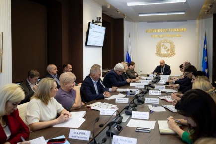 Евгений Маслов: Провел планерку с руководителями структурных подразделений администрации города