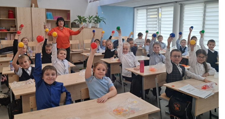 Каждый визит работников музея в образовательные учреждения города, как правило, начинается со ставшей уже традиционной «пятиминутки безопасности» Каждый визит работников музея в образовательные учреждения города, как правило, начинается со ставшей уже традиционной «пятиминутки безопасности»