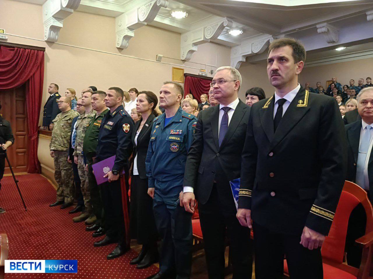 160 лет на страже закона. В Курске прошёл концерт в преддверии 160-летия образования в России института судебных приставов 160 лет на страже закона. В Курске прошёл концерт в преддверии 160-летия образования в России института судебных приставов