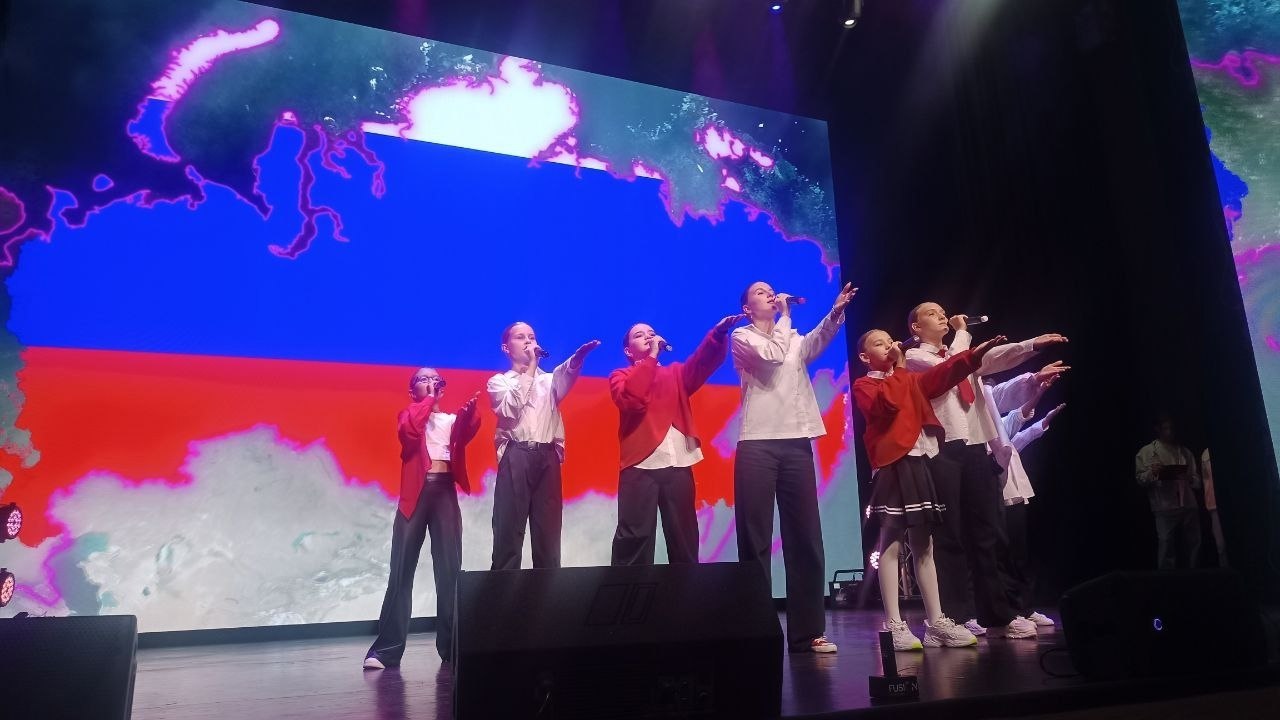 26 октября в Городском молодёжном центре "Гелиос" состоялся фестиваль «Родные-Любимые», где собрались самые креативные, целеустремленные и неравнодушные семьи Движения Первых Соловьиного края 26 октября в Городском молодёжном центре "Гелиос" состоялся фестиваль «Родные-Любимые», где собрались самые креативные, целеустремленные и неравнодушные семьи Движения Первых Соловьиного края