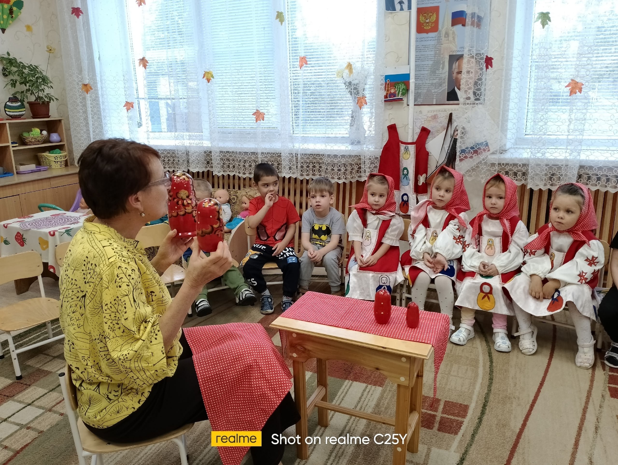 В средней группе детского сада " Алёнушка" прошел досуг ко Дню Матрёшки В средней группе детского сада " Алёнушка" прошел досуг ко Дню Матрёшки