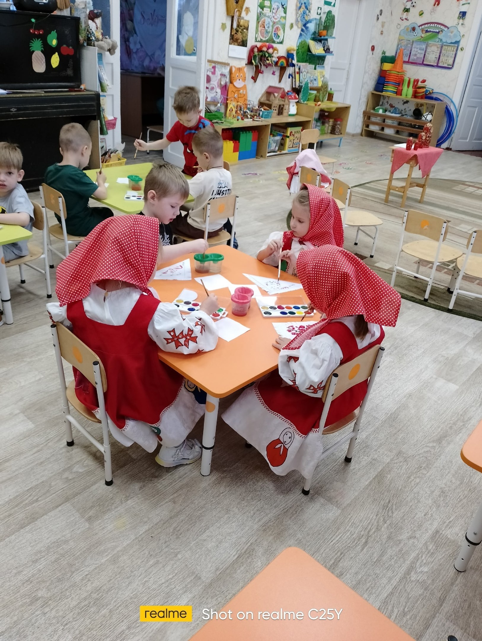 В средней группе детского сада " Алёнушка" прошел досуг ко Дню Матрёшки В средней группе детского сада " Алёнушка" прошел досуг ко Дню Матрёшки