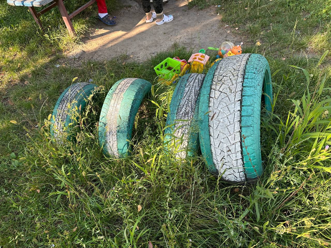 Прокуратура требует от управляющей организации убрать с придомовой территории более 150 отработанных шин Прокуратура требует от управляющей организации убрать с придомовой территории более 150 отработанных шин