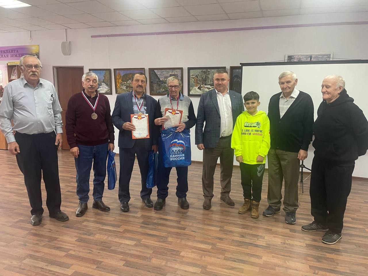 Олег Быковский: Сегодня, 28 октября 2025 года, состоялось важное событие — районный турнир по шахматам, посвященный Дню работника сельского хозяйства