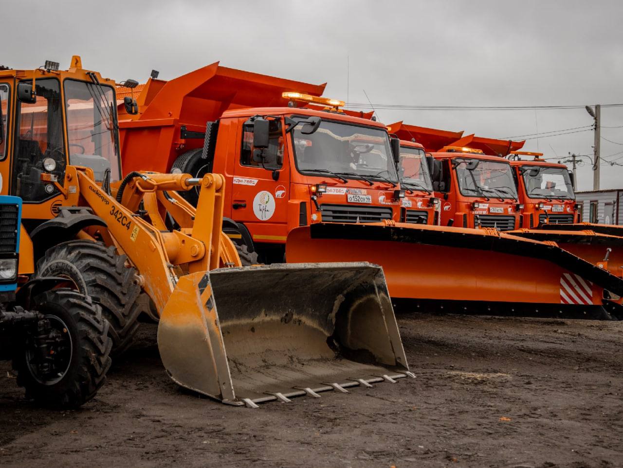 438 единиц спецтехники будут работать на курских дорогах этой зимой