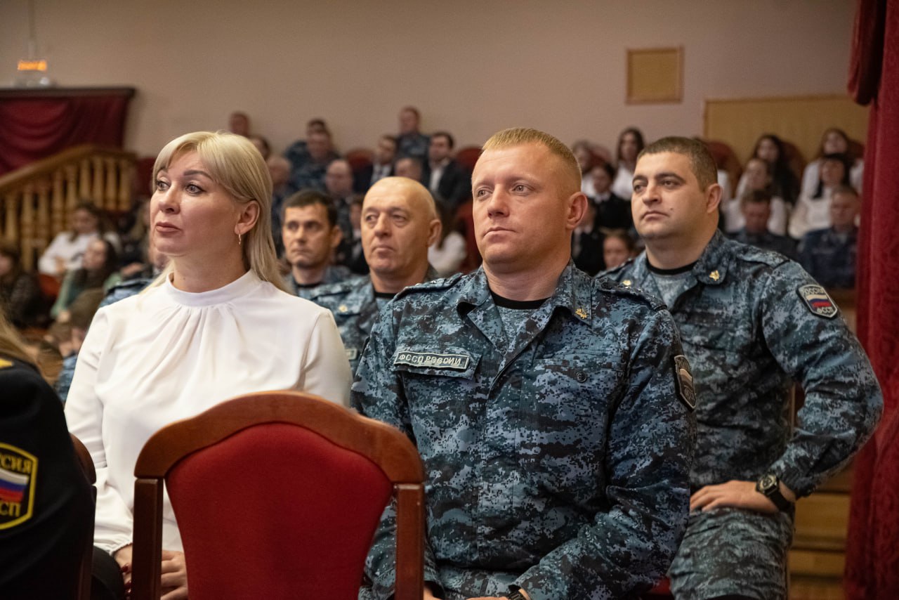 В Курске чествовали судебных приставов В Курске чествовали судебных приставов