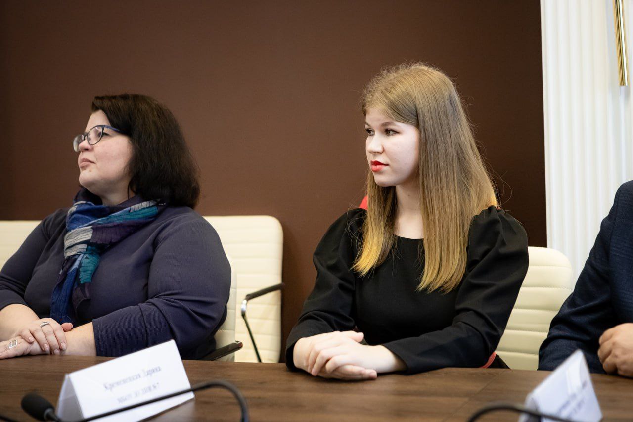 Глава Курска Евгений Маслов встретился с юными лауреатами городских конкурсов Глава Курска Евгений Маслов встретился с юными лауреатами городских конкурсов