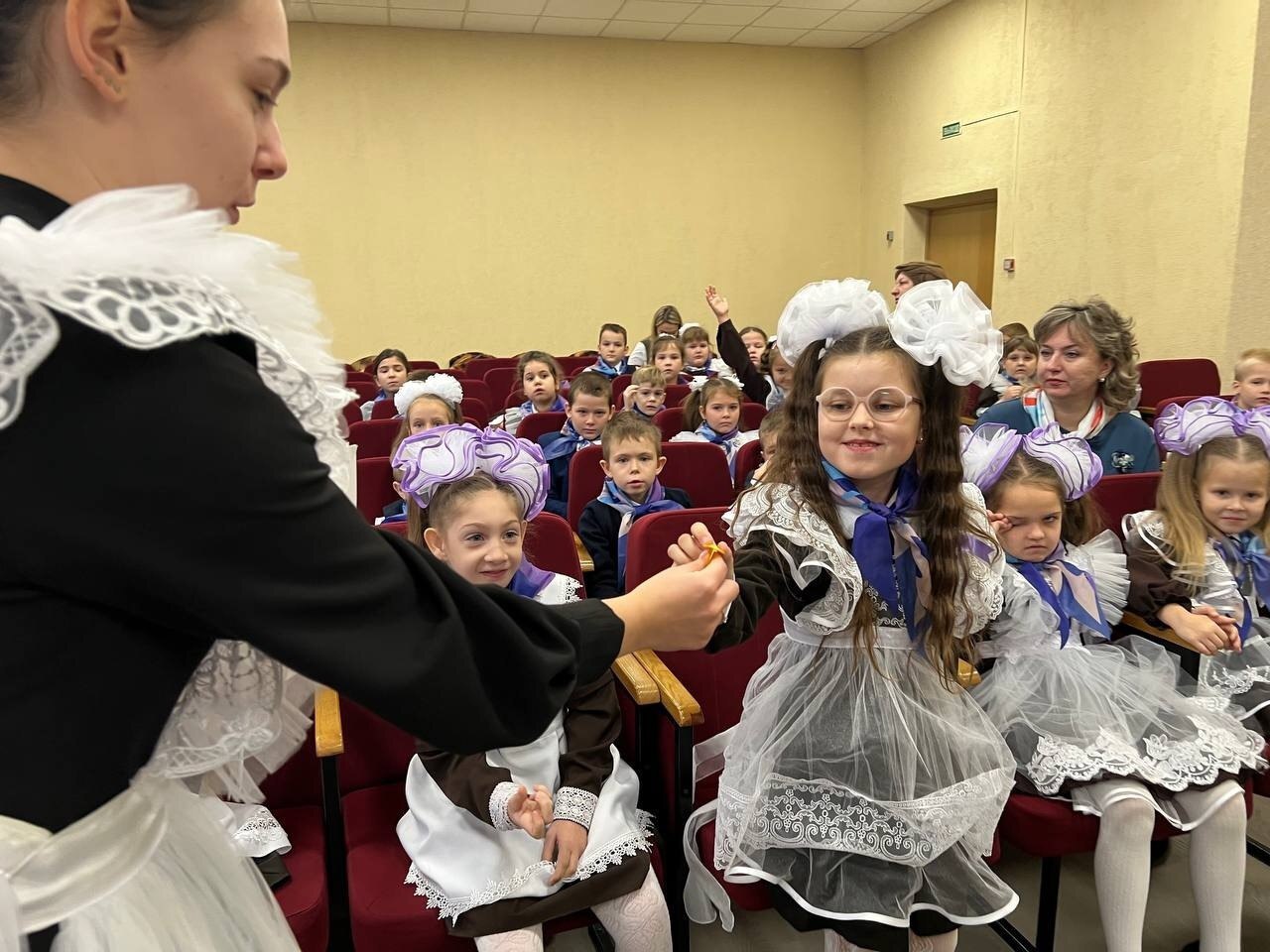 Безопасные каникулы. Перед осенними каникулами муниципальный координатор федерального проекта Навигаторы Детства в Тимском районе Н.В. Степанова и советник директора по воспитанию МКОУ «Тимская СОШ им. Н. В. Черных» И. А.... Безопасные каникулы. Перед осенними каникулами муниципальный координатор федерального проекта Навигаторы Детства в Тимском районе Н.В. Степанова и советник директора по воспитанию МКОУ «Тимская СОШ им. Н. В. Черных» И. А....