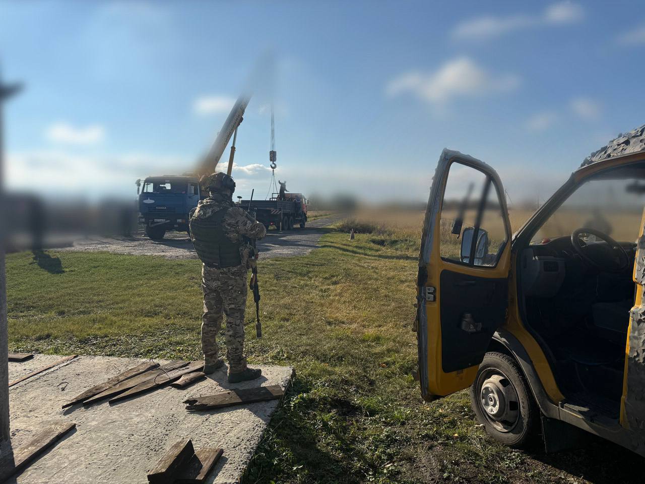 Одно из важных направлений деятельности бригады «БАРС-Курск» — это огневое прикрытие ремонтных бригад жилищно-коммунальных служб в приграничных районах Курской области Одно из важных направлений деятельности бригады «БАРС-Курск» — это огневое прикрытие ремонтных бригад жилищно-коммунальных служб в приграничных районах Курской области