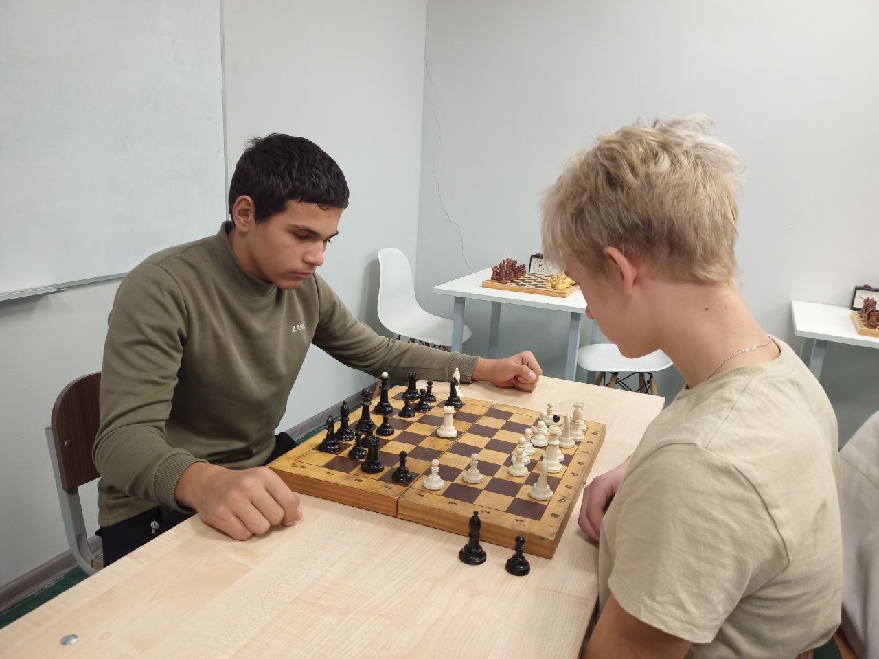 Геннадий Енютин: Вчера на базе Солнцевской средней школы состоялся муниципальный этап массового мероприятия «Шахматный турнир обучающихся общеобразовательных организаций Курской области» среди учащихся общеобразовательных... Геннадий Енютин: Вчера на базе Солнцевской средней школы состоялся муниципальный этап массового мероприятия «Шахматный турнир обучающихся общеобразовательных организаций Курской области» среди учащихся общеобразовательных...