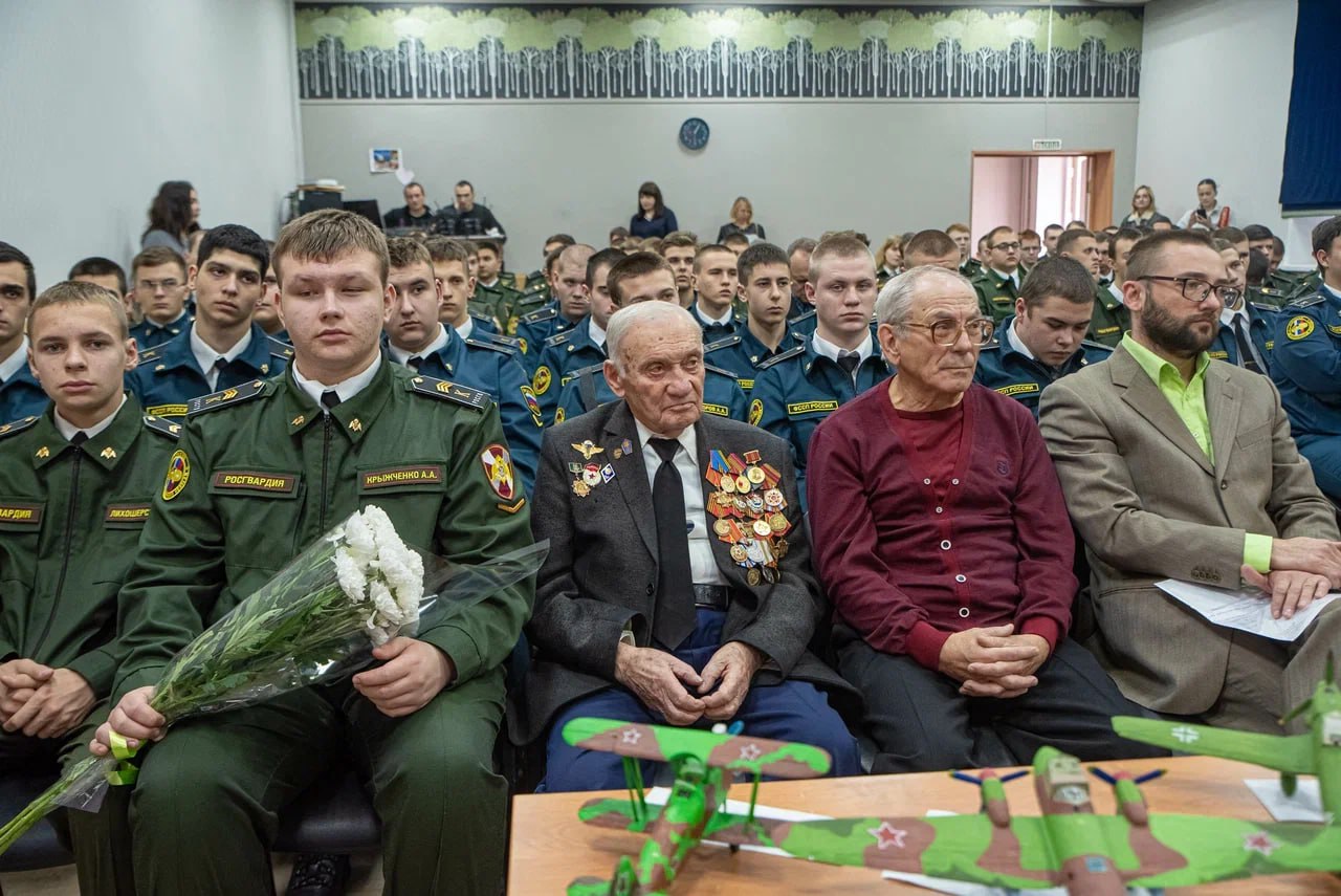 Об обороне Курска от немецко-фашистских захватчиков рассказал труженик тыла Виктор Шатохин Об обороне Курска от немецко-фашистских захватчиков рассказал труженик тыла Виктор Шатохин