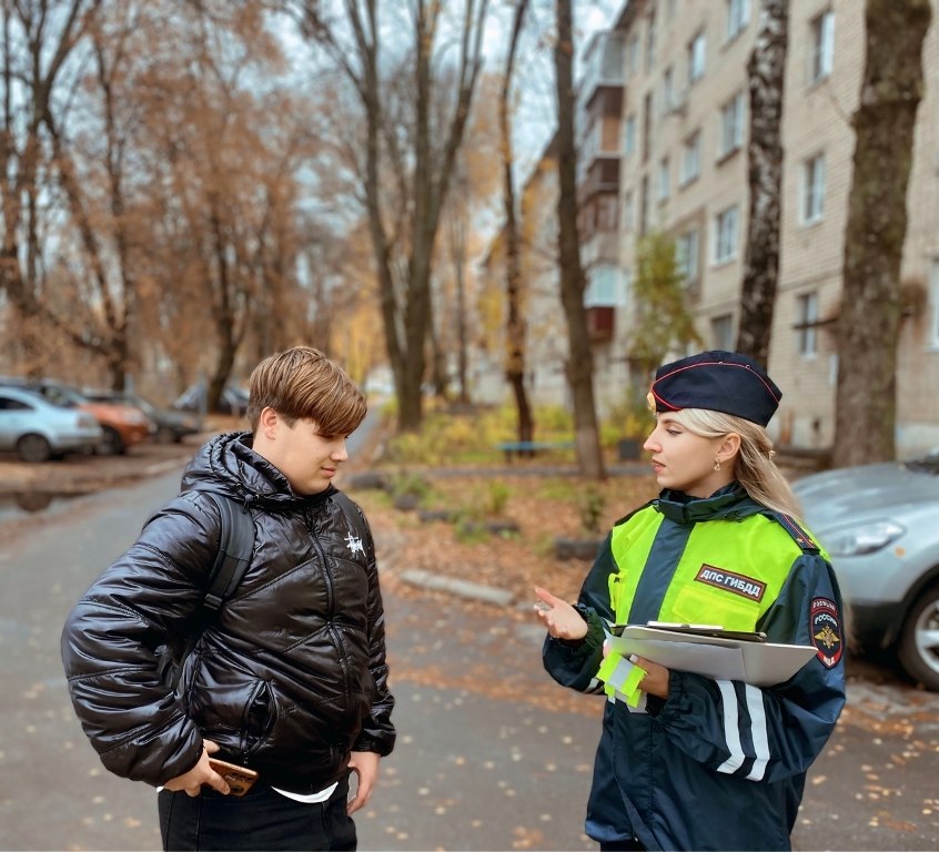 Сотрудники железногорской Госавтоинспекции и «Родительский патруль» провели акцию «Свет твоей безопасности» Сотрудники железногорской Госавтоинспекции и «Родительский патруль» провели акцию «Свет твоей безопасности»