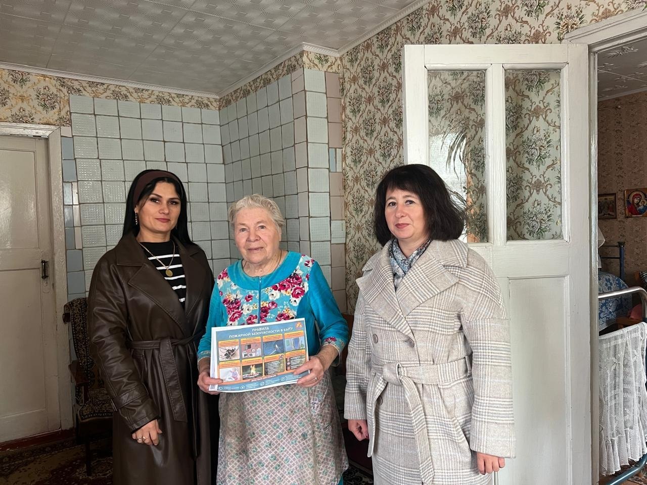 Ежегодно с наступлением холодов существенно увеличивается число пожаров, возникающих по причине нарушения мер пожарной безопасности при эксплуатации печного отопления и использовании электронагревательных приборов и... Ежегодно с наступлением холодов существенно увеличивается число пожаров, возникающих по причине нарушения мер пожарной безопасности при эксплуатации печного отопления и использовании электронагревательных приборов и...