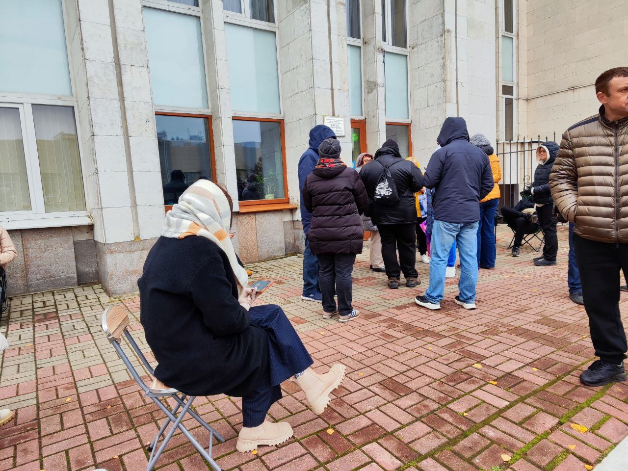 Куряне ждут продажу билетов на "Ревизора" с Машковым Куряне ждут продажу билетов на "Ревизора" с Машковым