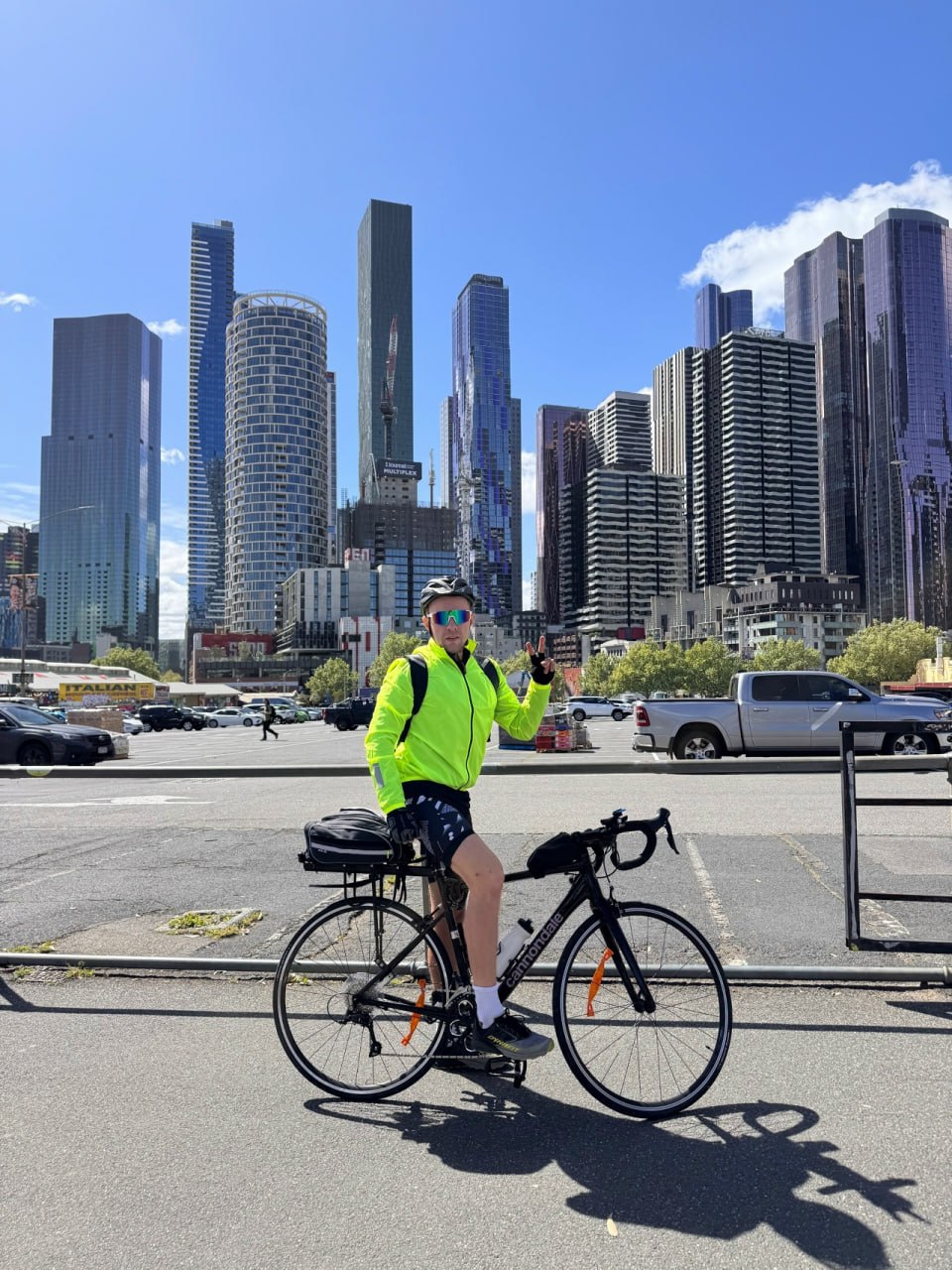 «В детстве думал, что тут всё вверх ногами!» – смеется 39-летний курянин, который сейчас путешествует по Австралии на велосипеде «В детстве думал, что тут всё вверх ногами!» – смеется 39-летний курянин, который сейчас путешествует по Австралии на велосипеде