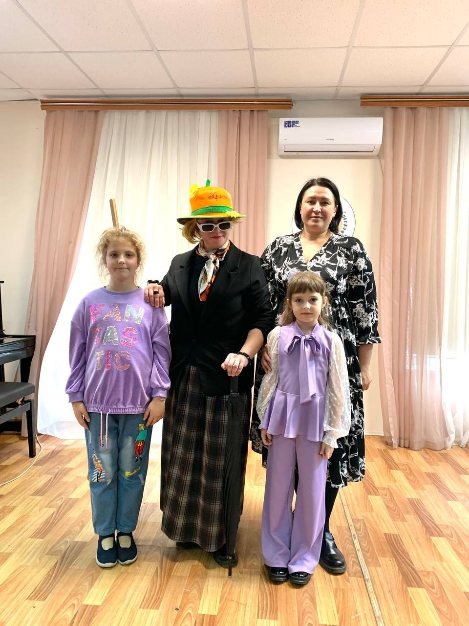 Традиционный праздник «Посвящение в первоклассники» состоялся 28 октября в Октябрьской ДШИ Традиционный праздник «Посвящение в первоклассники» состоялся 28 октября в Октябрьской ДШИ