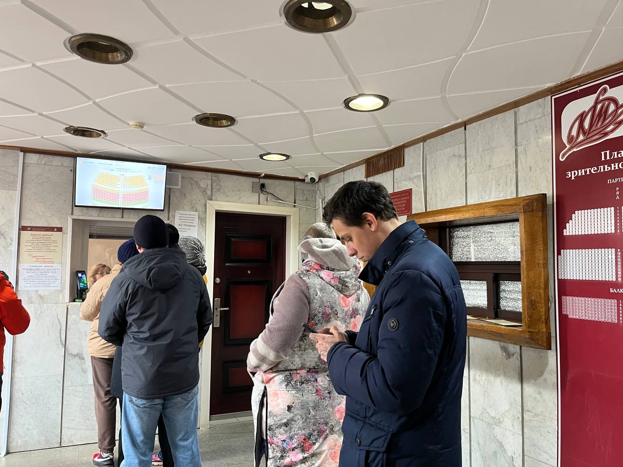 Продажа билетов в курский драмтеатр на «Ревизора» с Владимиром Машковым началась в 11:00 Продажа билетов в курский драмтеатр на «Ревизора» с Владимиром Машковым началась в 11:00