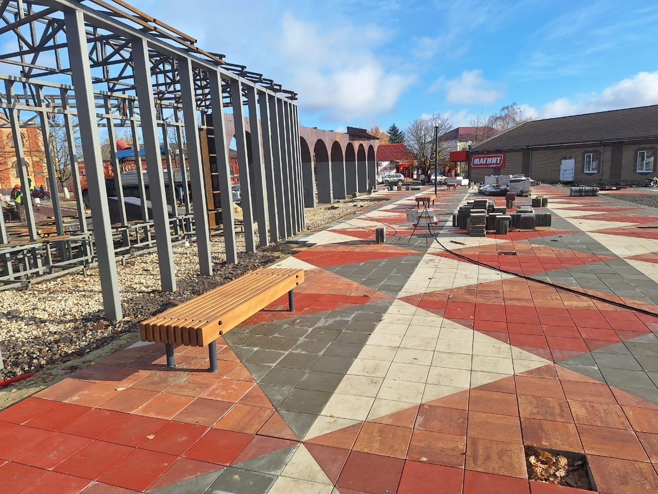 Министр жилищно-коммунального хозяйства и ТЭК Курской области Александр Мулевин провел выездное совещание в местечке Свобода Золотухинского района