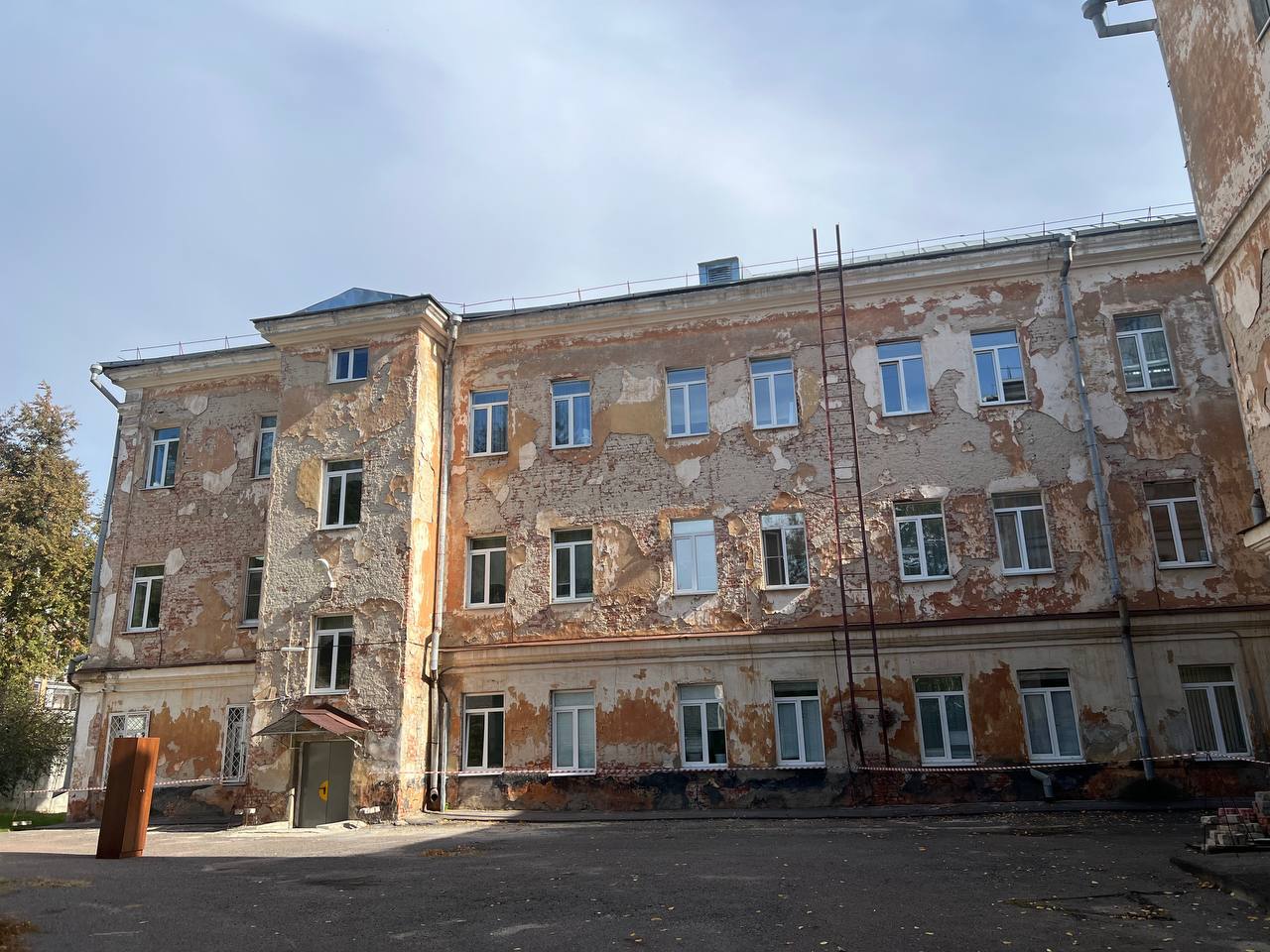 Прокуратура добивается проведения ремонта здания школы-интерната