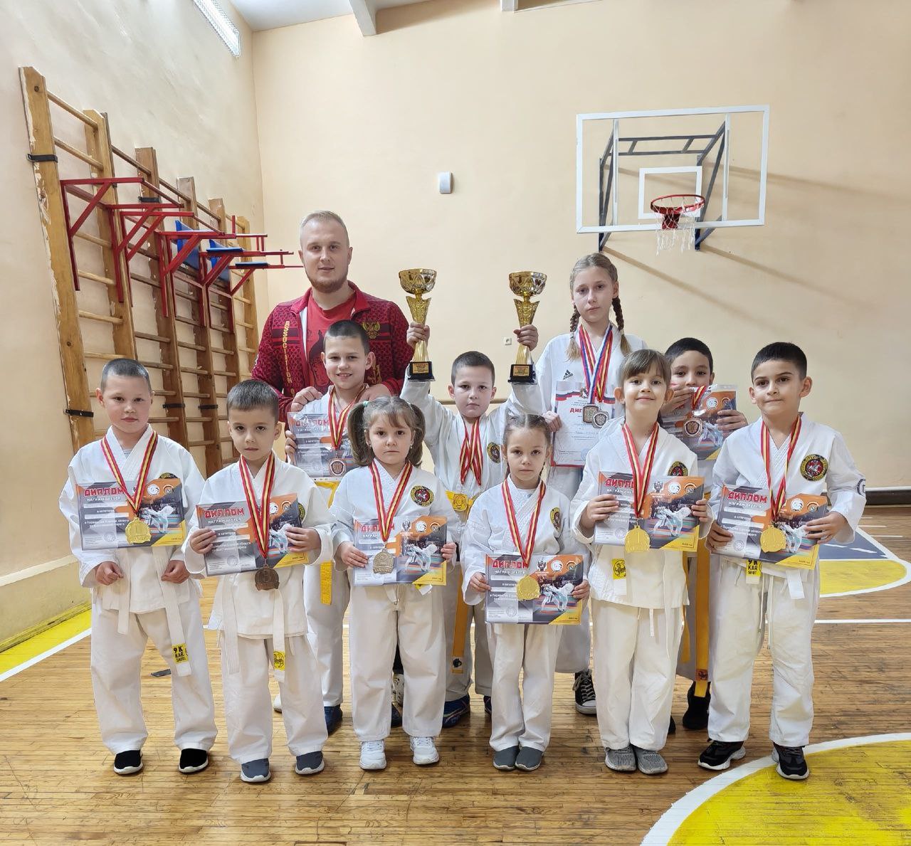 В областном центре в Спортивно-концертном комплексе в рамках государственной программы "Спорт России" прошло первенство и фестиваль Курской области по всестилевому каратэ