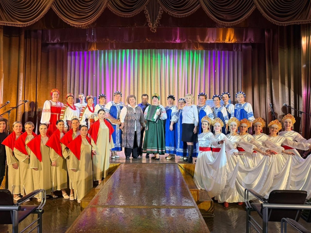 Виктор Кожухов: 28 октября 2025 года в Солнечном зале Дворца пионеров и школьников города Курска состоялся смотр самодеятельного художественного творчества работников системы образования Виктор Кожухов: 28 октября 2025 года в Солнечном зале Дворца пионеров и школьников города Курска состоялся смотр самодеятельного художественного творчества работников системы образования