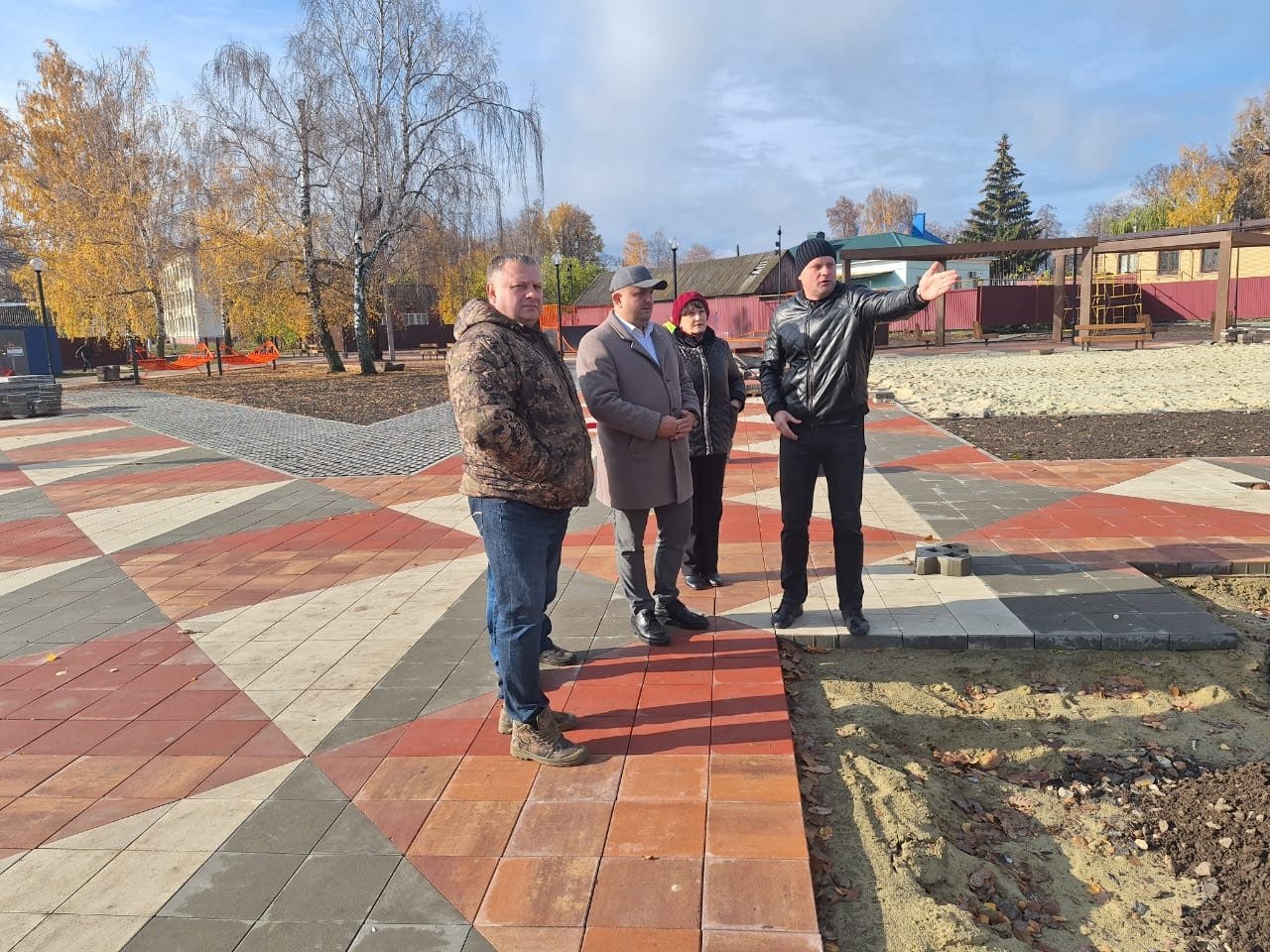 Министр жилищно-коммунального хозяйства и ТЭК Курской области Александр Мулевин провел выездное совещание в местечке Свобода Золотухинского района Министр жилищно-коммунального хозяйства и ТЭК Курской области Александр Мулевин провел выездное совещание в местечке Свобода Золотухинского района