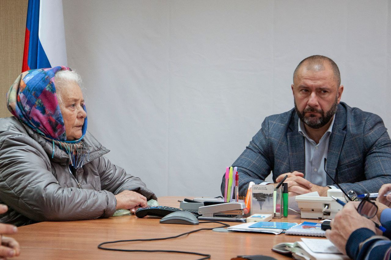 Алексей Клемешов: В общественной приемной города Льгова и Льговского района прошел прием граждан, который провел депутат Курской областной Думы по избирательному округу №16, Владимир Александрович Агафонов Алексей Клемешов: В общественной приемной города Льгова и Льговского района прошел прием граждан, который провел депутат Курской областной Думы по избирательному округу №16, Владимир Александрович Агафонов